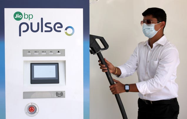 In India, Chinese EVs aim to repeat the success of Chinese smartphones