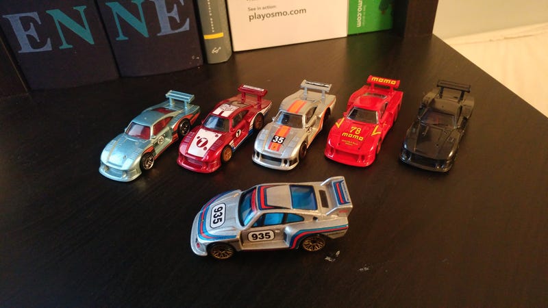 Illustration for article titled Hot Wheels Porsche 935s
