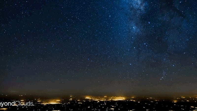 photo of An Airline Pilot Captured This Beautiful Timelapse Footage of the Milky Way image