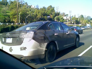 Illustration for article titled 2009 Lincoln MKS Tester Spotted On The 101