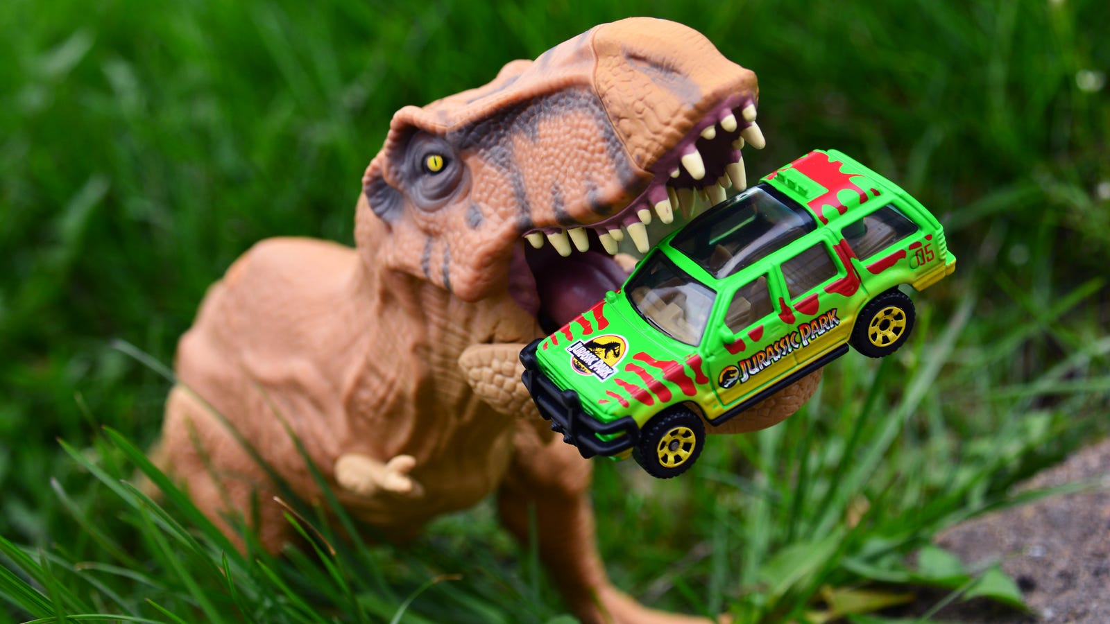 Welcome To The Jungle Matchbox Jurassic Legacy Collection