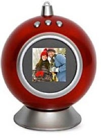Illustration for article titled Trim Your Tree with Senario's Digital Photo Frame