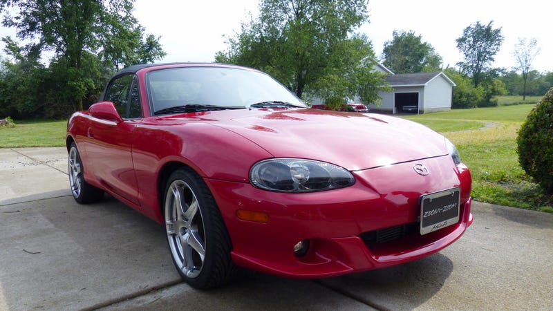 Illustration for article titled At $13,000, Could This ‘Mint’ 2005 Mazdaspeed Miata be Worth Spending a Good Bit of Green?