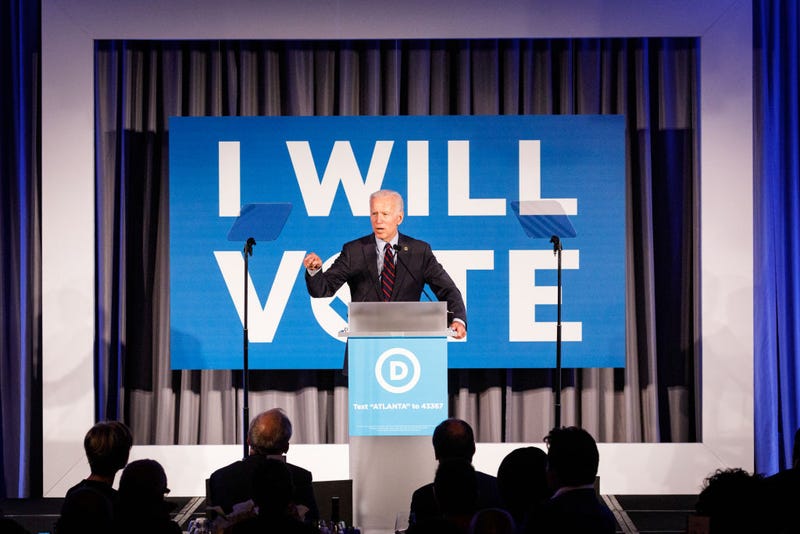 Illustration for article titled Joe Biden Switches Position on Abortion Funding After Sen. Elizabeth Warren Gathered His Ass Up