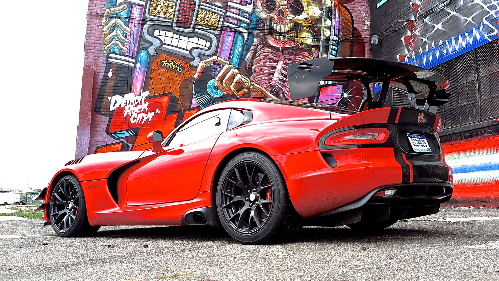 Detroit To Vegas And Back In A 2016 Viper Acr