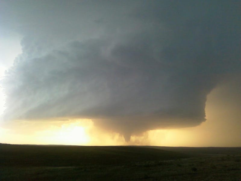 Illustration for article titled Common misconceptions about tornado safety