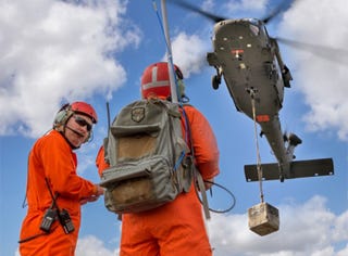 Illustration for article titled 5.2-ton Blackhawk turned into the world's biggest RC helicopter