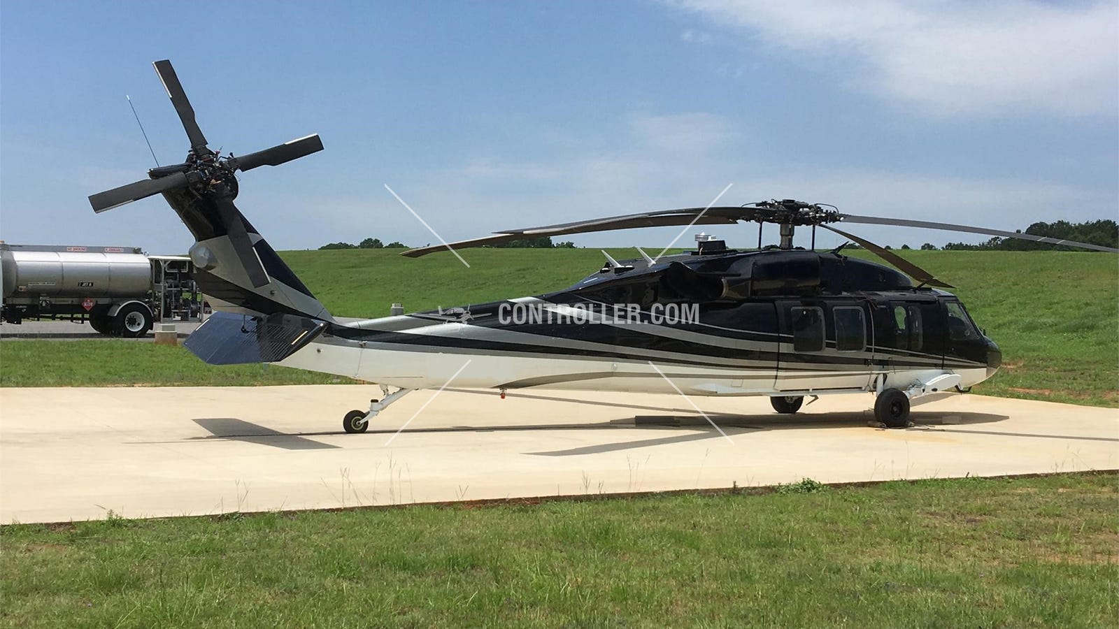 Why Is This Uh 60a Black Hawk Painted Like A Civilian