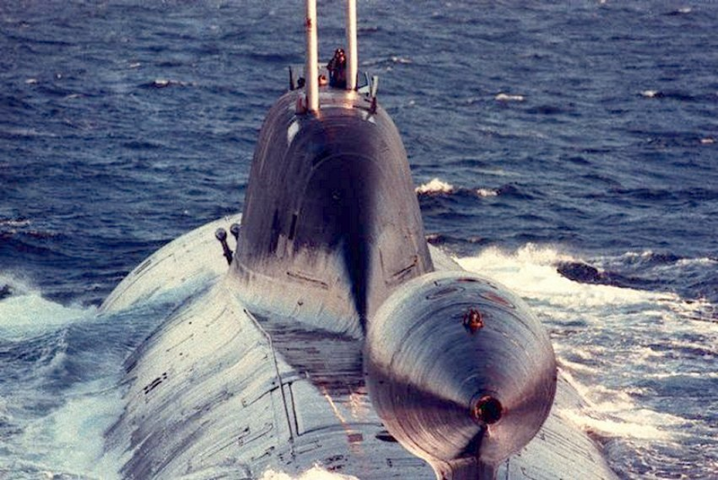 akula class submarine sails through destin