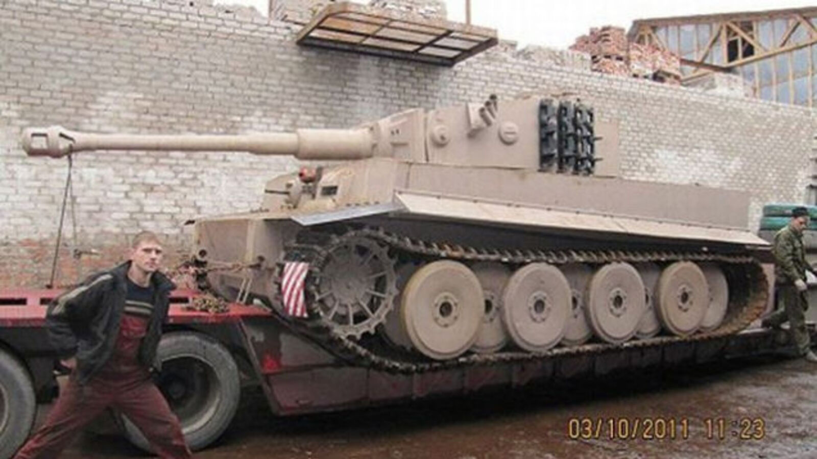 See An Amazing Russian Tank Replica Come Together
