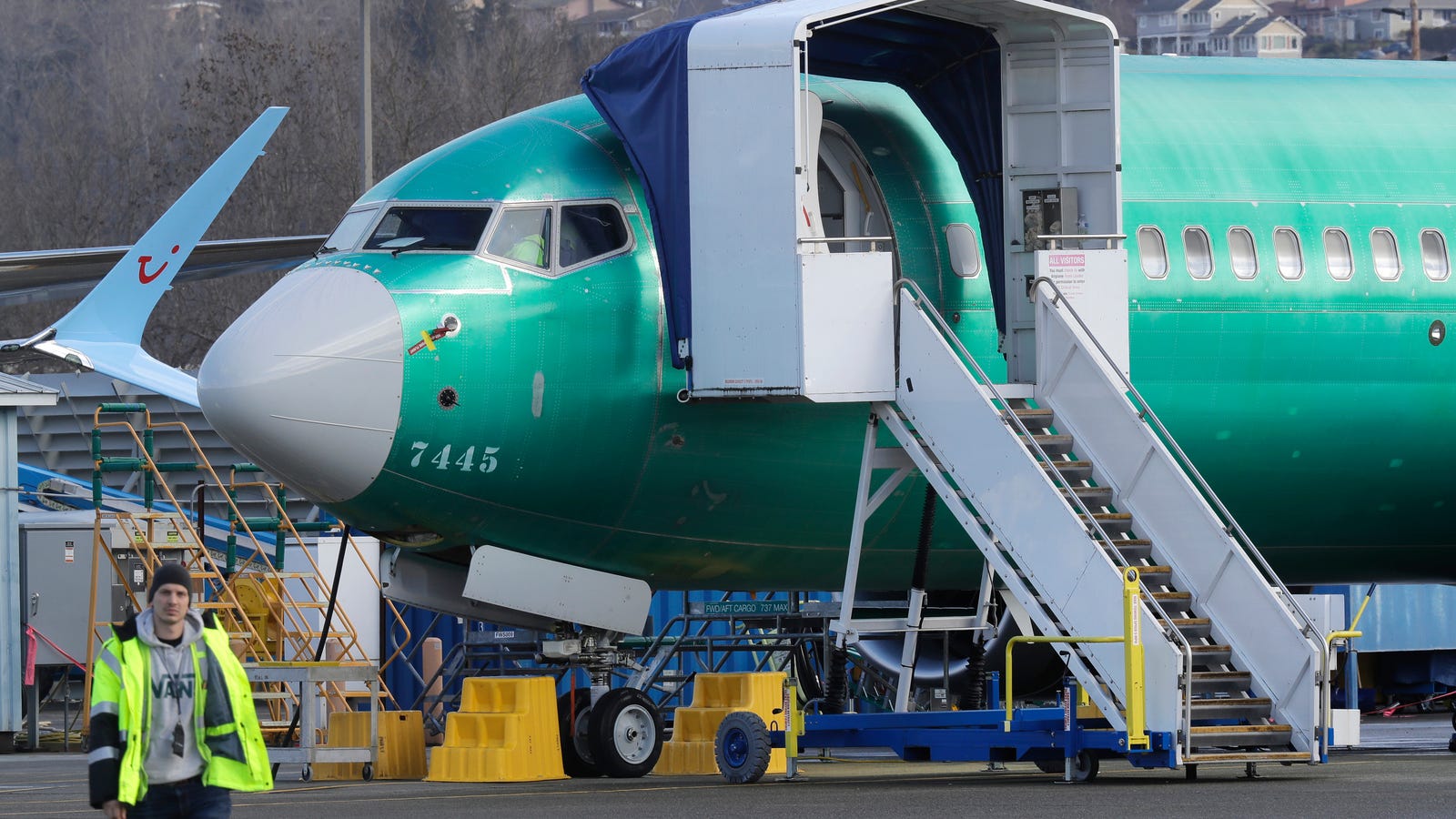 photo of Boeing's Grounded 737 Max Fiasco Leads American Airlines to Cancel 90 Flights Per Day Through April image