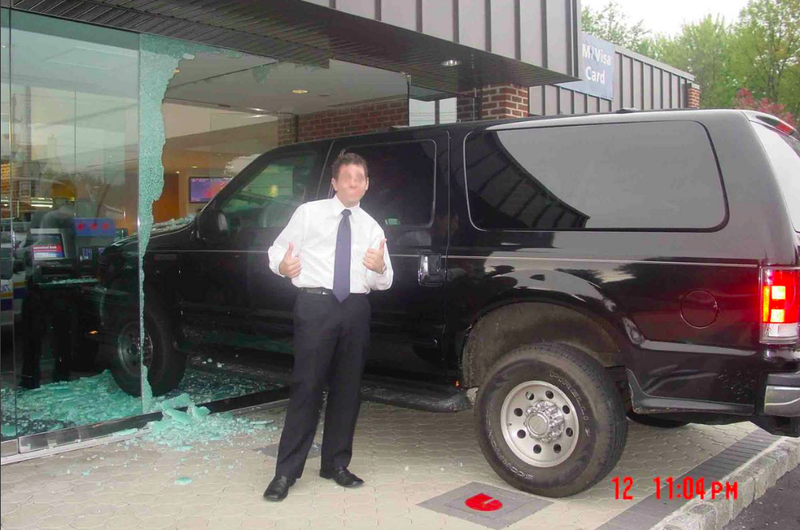 Hilariously Bizarre Craigslist Ad Proves This Ford Excursion