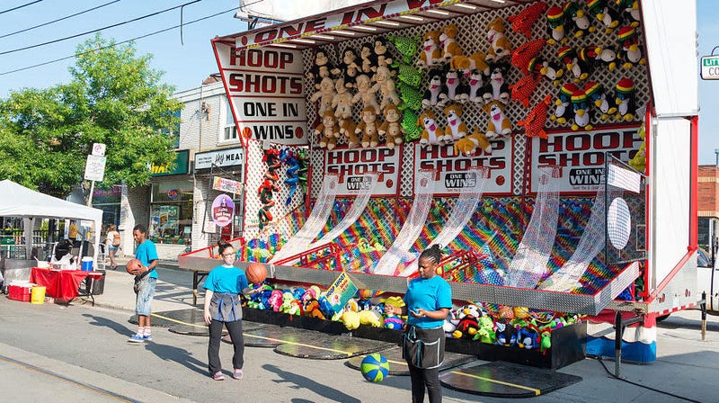 Illustration for article titled Meet the thin multicolored line protecting visitors from unscrupulous carnival games