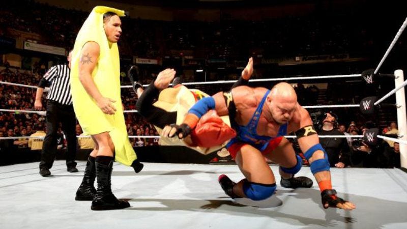 Illustration for article titled WWE Monday Night RAW: April 20, 2015