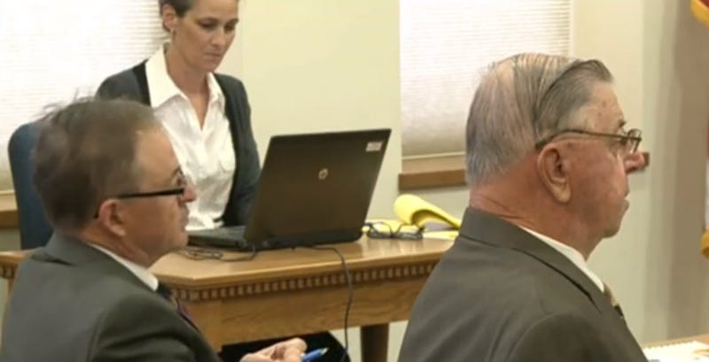 Illustration for article titled Ex-Pol Found Not Guilty of Sexually Abusing Wife with Alzheimer's