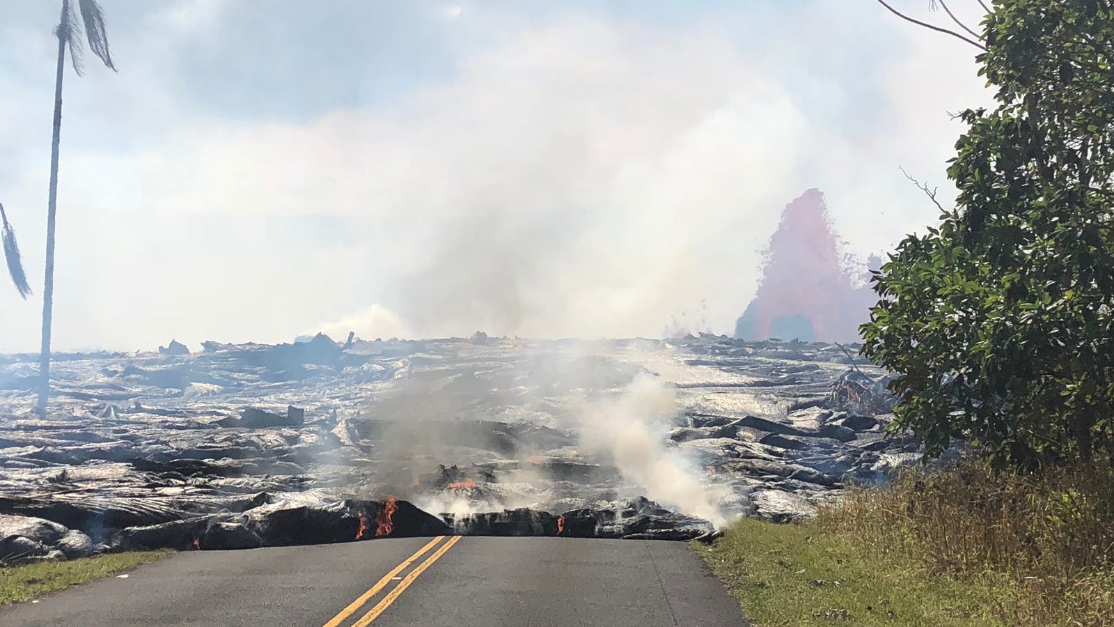 La lava del Kilauea alcanza la central geotérmica de Hawái, reviviendo