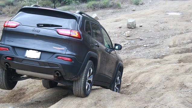 Jeep Owners Finally Figured Out How To Lift The New Cherokee