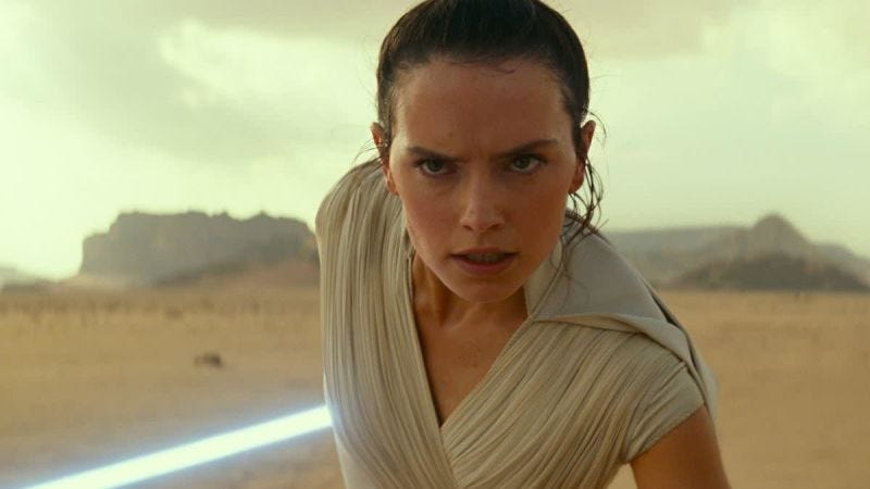 Illustration for article titled Daisy Ridley revela que las luchas con sables de luz en The Rise of Skywalker fueron más fáciles por una simple razón