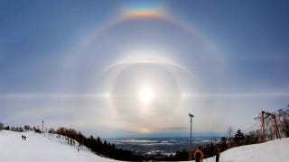 Illustration for article titled These Otherworldly Halos Turn Our Sun Into The Eye Of Sauron