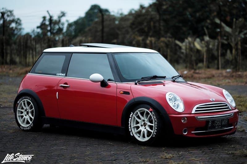 Illustration for article titled What do you know about R50 and R56 Minis?