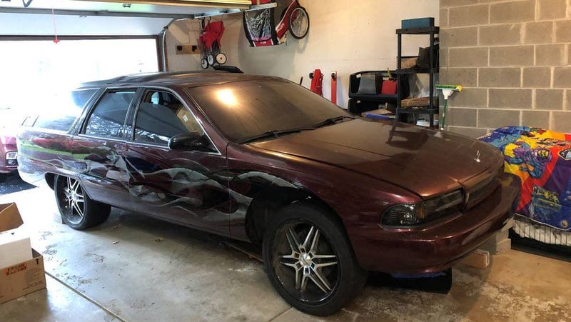 Illustration for article titled At $1,550, Could This Spooky 1996 Buick Roadmaster Project Scare Up A Buyer?