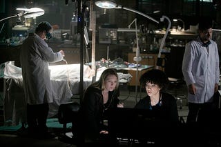Illustration for article titled Everything You Need to Know Before Watching Fringe Tonight