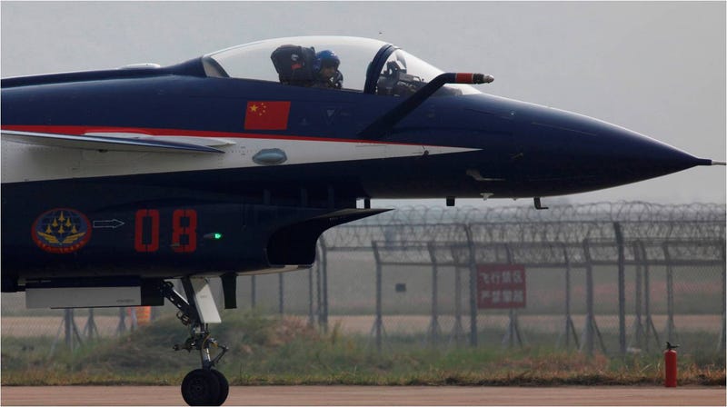 Illustration for article titled China despliega tropas y cazas para interceptar un dron no autorizado