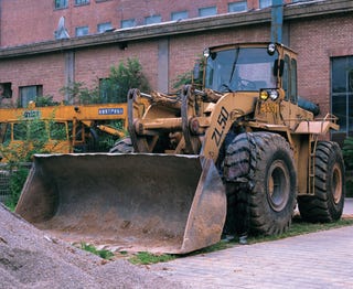 Illustration for article titled Liu Bolin Creates Slowest, Least Practical Invisibility Cloak Ever