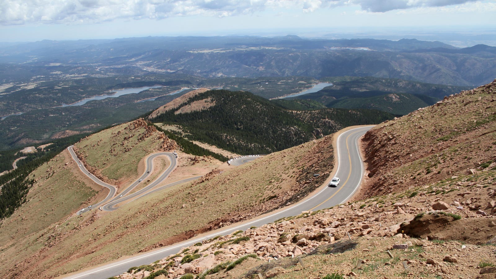 This Is How Terrifying Pikes Peak Can Be