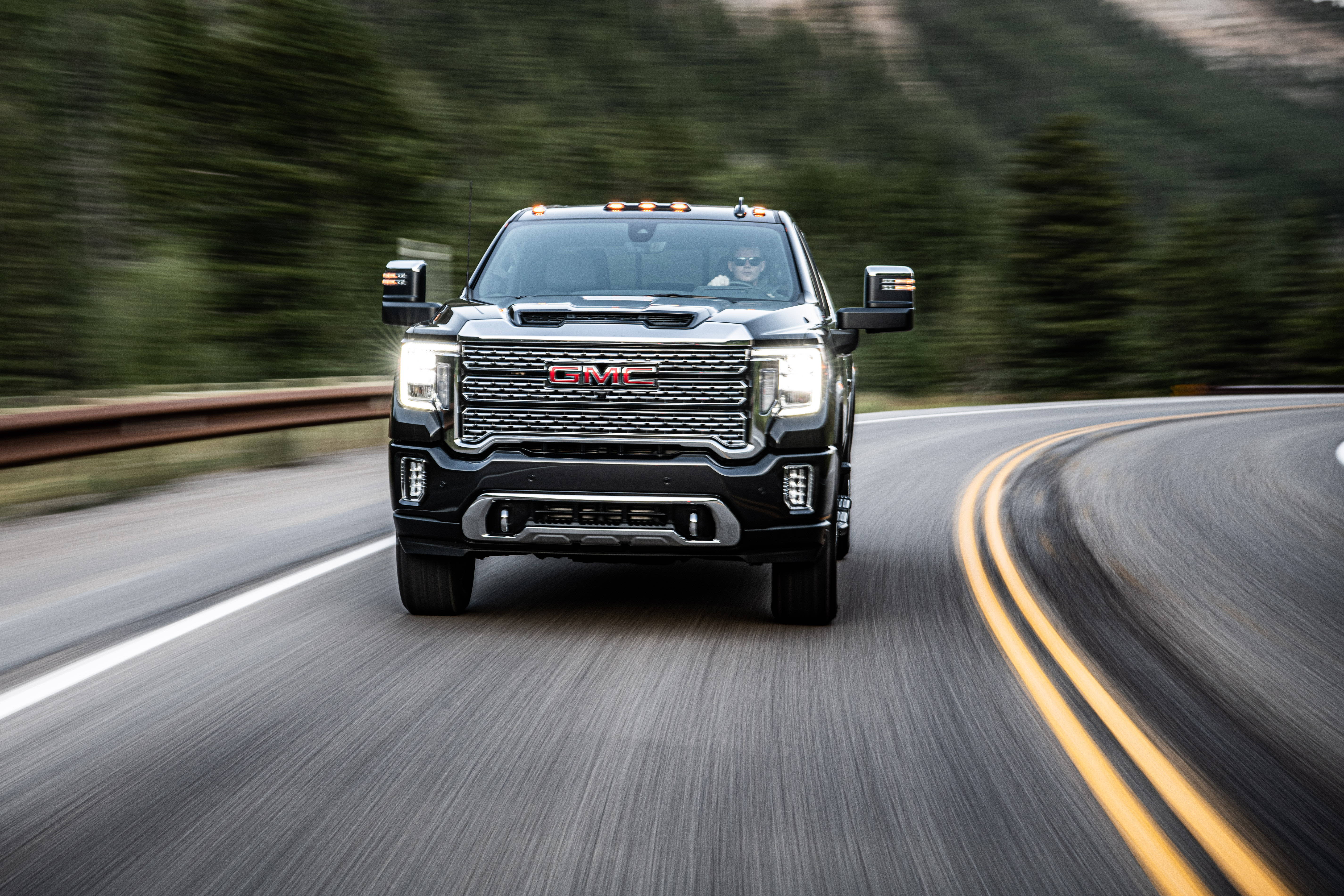 The 2020 Gmc Sierra Hd Is A Monstrous High Tech Workhorse