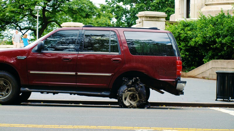 Illustration for article titled How Do You Convince Your Broke Friends To Invest In Their Car?