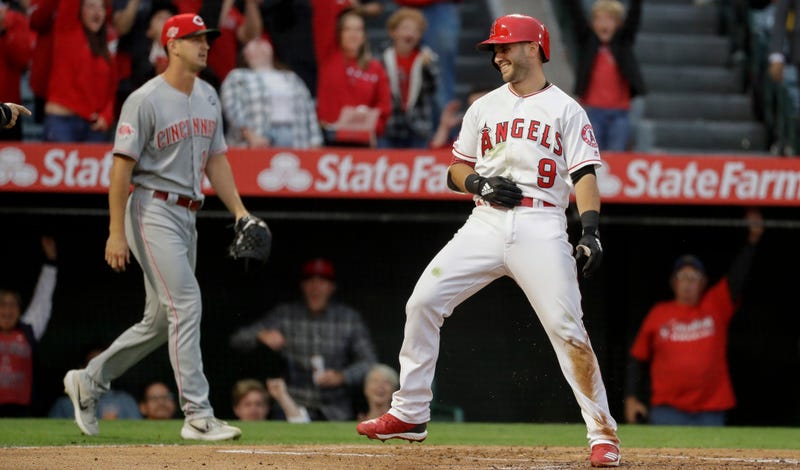 Illustration for article titled Tommy La Stella's Blessed Season Continues With Leadoff Inside-The-Park Dinger
