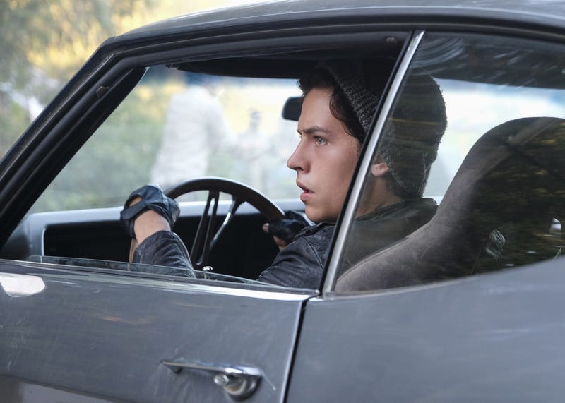 Illustration for article titled Riverdale's speeding plot loses a little traction on Dead Man's Curve