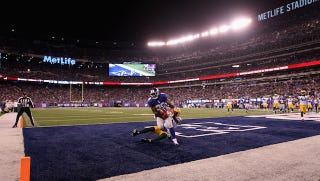 Illustration for article titled Everyone Thinks The Underdog Giants Will Beat The Packers