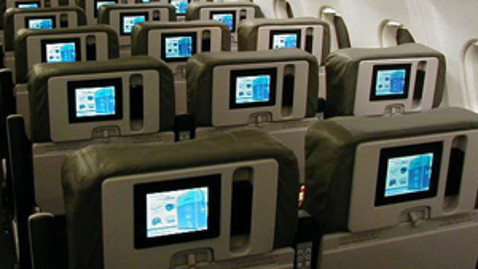 United Airlines Offering iPod/iPhone Connectivity on International Flights