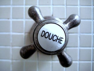 Illustration for article titled Douche-y Newspaper Exec Resigns After Suspension