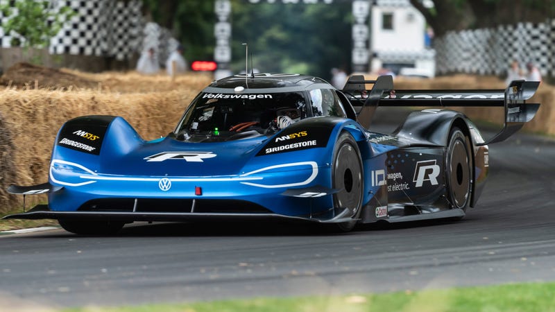 Illustration for article titled The Electric VW ID.R Keeps Proving It’s the Very Fast Future of Racing