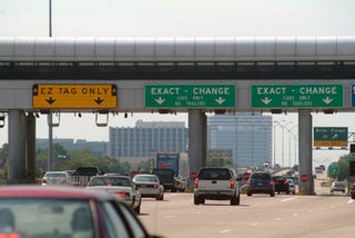 Illustration for article titled Confidential Plate Program Allows Californians To Blow By Tolls