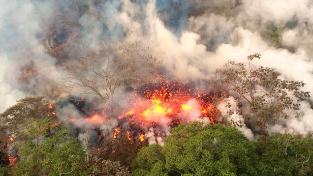 Hawaii's Kilauea Volcano Is Now Spewing Large 'Ballistic' Rocks<em>