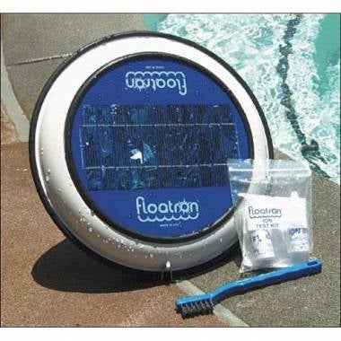 Illustration for article titled Solar-Powered Floatron Cleans Your Pool and Cuts Down on Chemicals