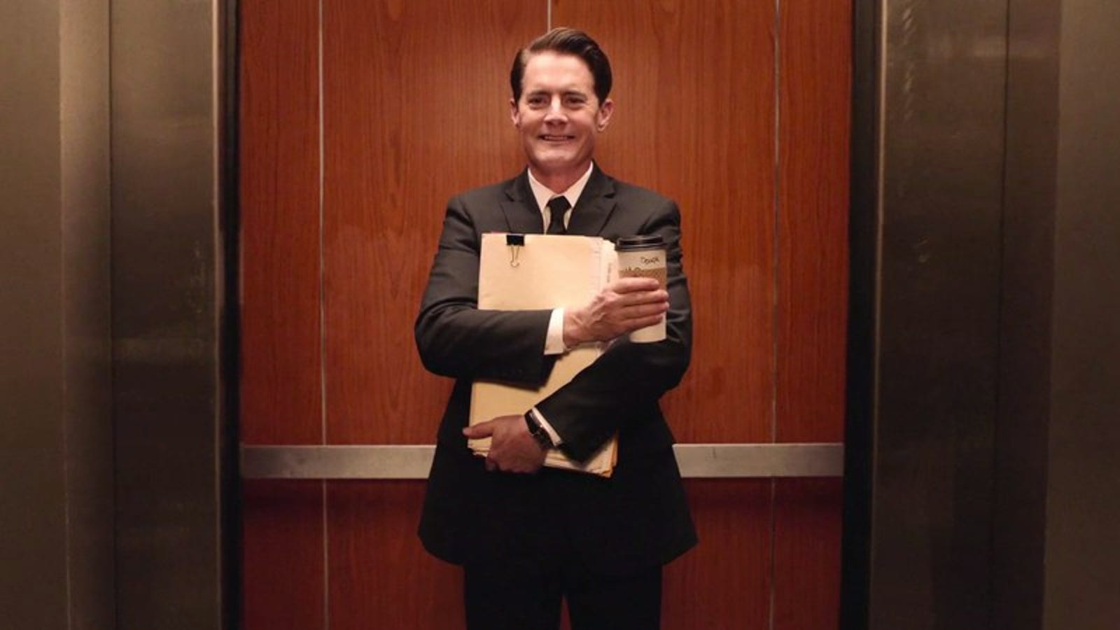 As Dale Cooper Wakes Up Twin Peaks Dares Us To Make Sense Of It—or Not
