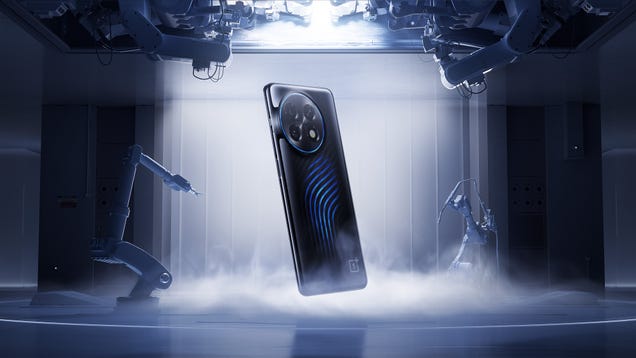 Liquid Cooling and Phones That Charge in 5 Minutes: What You Missed From MWC 2023