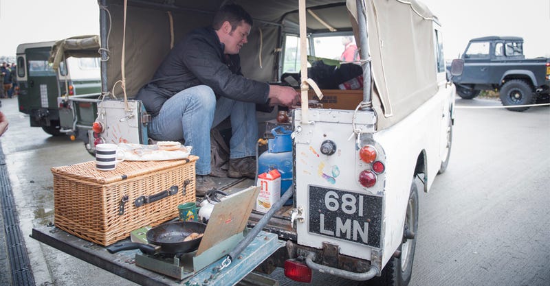 Illustration for article titled The Isle Of Man Threw One Hell Of Farewell Party For The Land Rover Defender