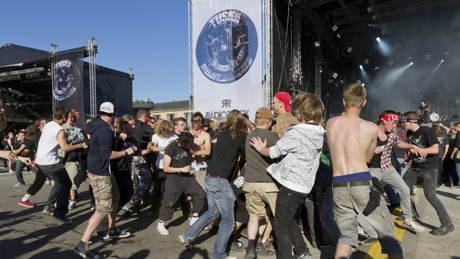 How a Simulated Mosh Pit Could Save Your Life