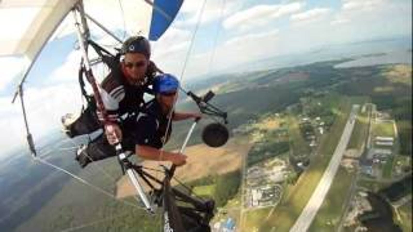 Puking While Hang Gliding Looks Like a Lot of Fun