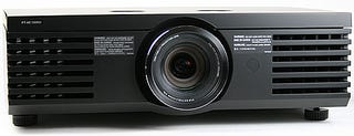 Illustration for article titled 1080p Smackmodo Pits Panasonic vs. Epson Projectors