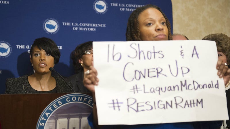 Illustration for article titled Steely Black Lives Matter Activist Disrupts Press Conference to Call For Rahm Emanuel's Resignation
