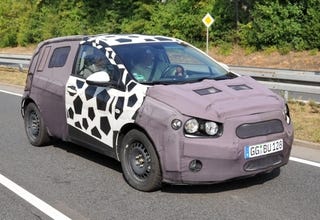 Illustration for article titled 2011 Chevrolet Aveo (Viva) Spied With Decent-Looking Interior