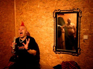 Illustration for article titled Koncert közben kapott szívinfarktust a The Exploited énekese
