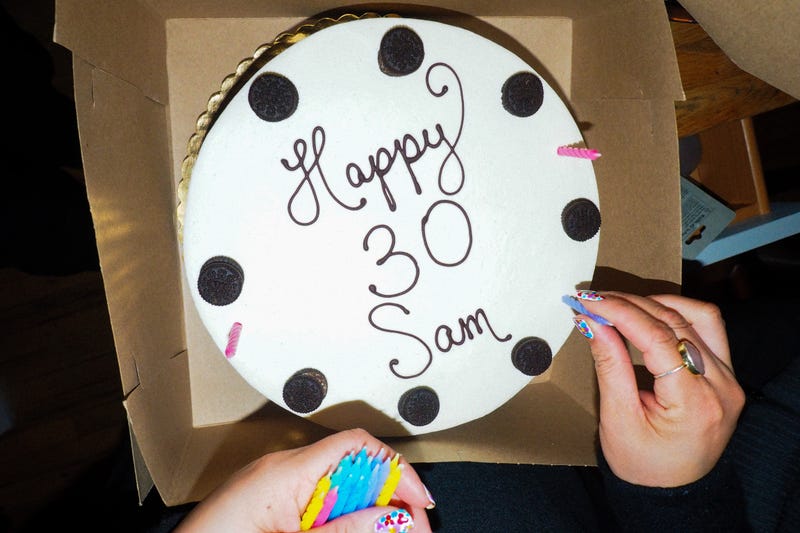 Illustration for article titled A SAM AND OLI BDAY